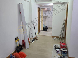 荀價雅裝三房一廁 近地鐵站有匙