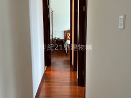 少有向南高層海景，傢俬齊全