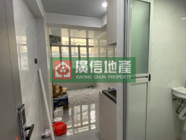 全新裝修!多窗光亮!近地鐵站!交通方便!包W i f i!有匙即睇