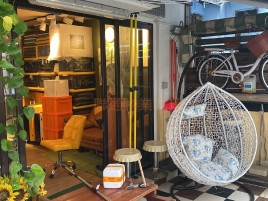 特色單位 有特大656呎雙平台 ，品味裝修 交通方便 近地鐵站